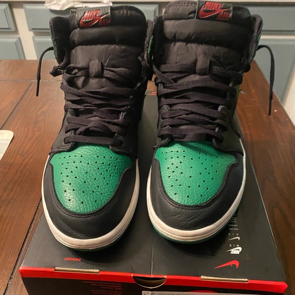 Jordan 1 High Retro Pine Green - Picture 5 of 6